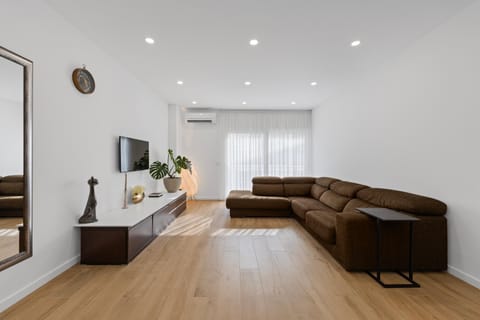 TV and multimedia, Living room, air conditioner