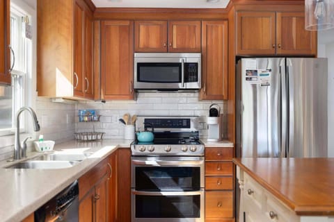 Kitchen or kitchenette, kitchen