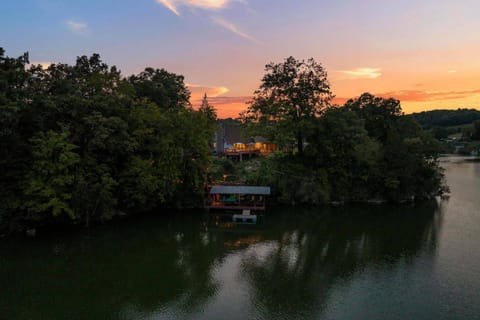 Night, Natural landscape, View (from property/room), Lake view, Sunset