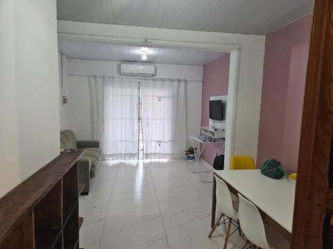 Communal lounge/ TV room, TV and multimedia, Living room, Dining area, Evening entertainment, air conditioner