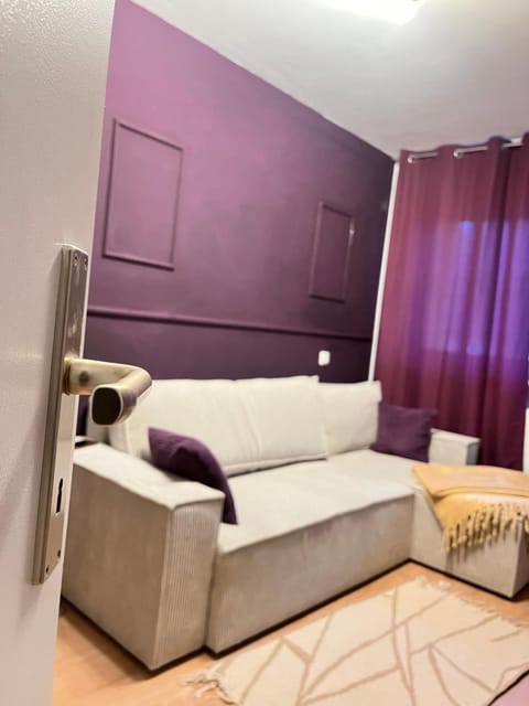 Living room, Photo of the whole room, Seating area