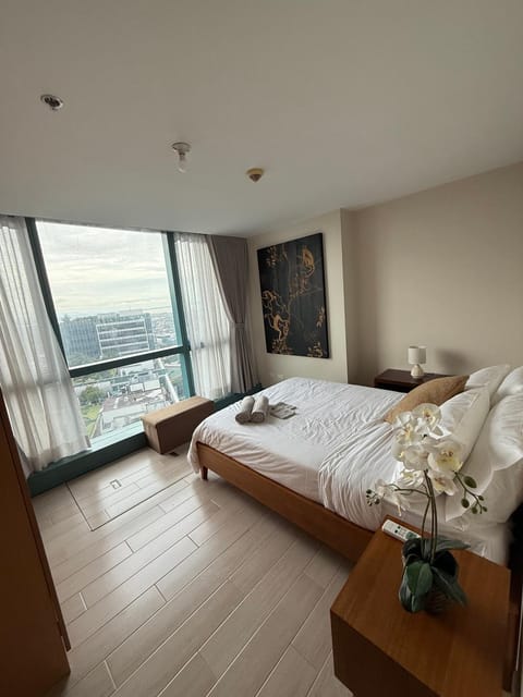 Bed, Photo of the whole room, Bedroom, towels, air conditioner