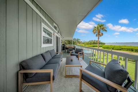 Crystal Beach Club House Villa in Crystal Beach