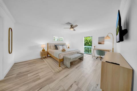 Crystal Beach Club House Villa in Crystal Beach