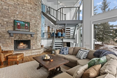 1688 - Five Bedroom with Hot Tub Pinnacle condo Apartment in Park City