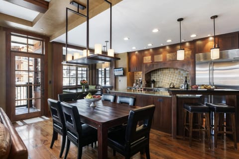 Flagstaff Lodge at Deer Valley Resort - Three Bedroom Residence #302 condo Apartment in Park City