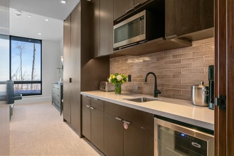 Argent at Deer Valley Resort - Hotel Room #105A Hotel Room Hotel in Park City