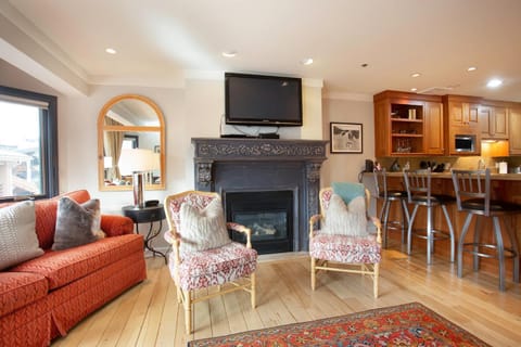 Royal Plaza at Deer Valley Resort - One Bedroom Condo with Hot Tub #301 condo Apartment in Deer Valley