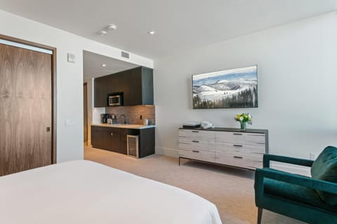 Argent at Deer Valley Resort - Hotel Room #105B Hotel Room Hotel in Park City