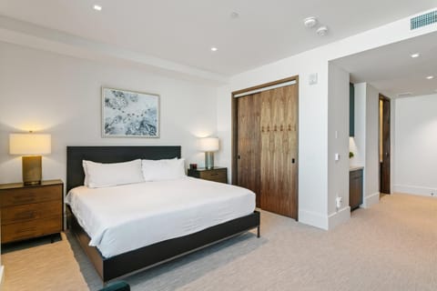 Argent at Deer Valley Resort - Hotel Room #105B Hotel Room Hotel in Park City