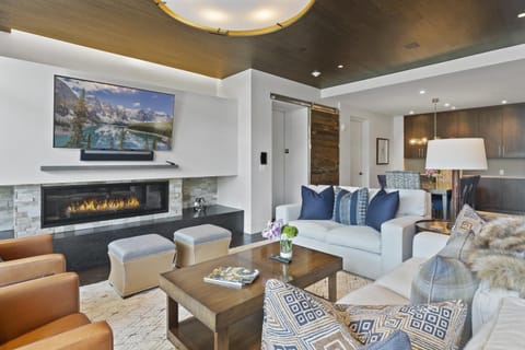 One Empire Pass Lodge at Deer Valley Resort - Three Bedroom Residence #504 condo Apartment in Park City