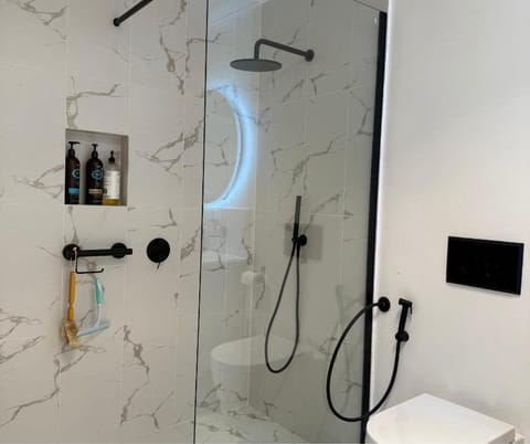 The Seaside Escape- Cozy 2BR by the sea House in Tasmania