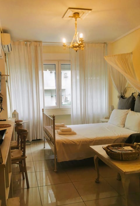 Bed, Photo of the whole room