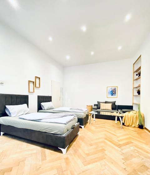 Bed, Seating area, Bedroom