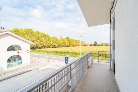 View (from property/room), Balcony/Terrace
