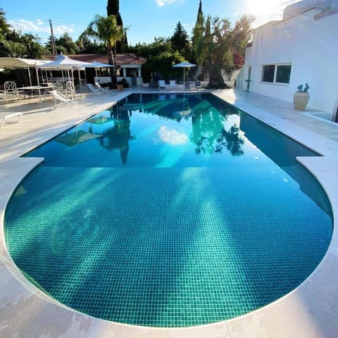 Swimming pool, Swimming pool