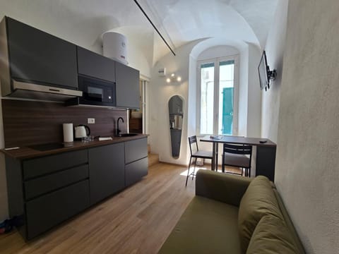 Palmari Studio - 2 Minutes from the Ariston - Wi-Fi Apartment in Sanremo
