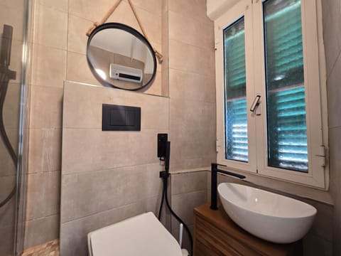 Palmari Studio - 2 Minutes from the Ariston - Wi-Fi Apartment in Sanremo