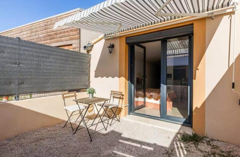 Property building, Balcony/Terrace