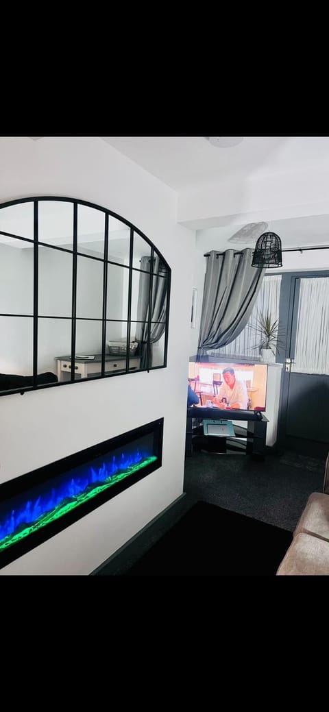 Archie's den Apartment in Beverley