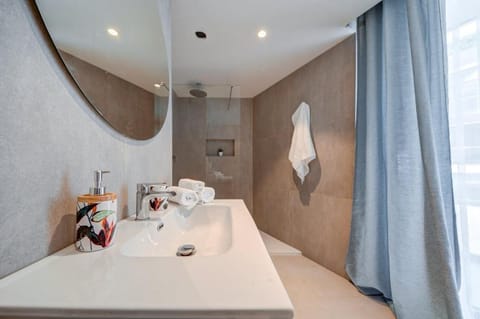 Mercury 539- 2x Pool Cards Access & Shopping Mall Apartment in Saint Julians