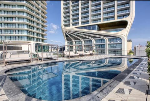 Mercury 539- 2x Pool Cards Access & Shopping Mall Apartment in Saint Julians