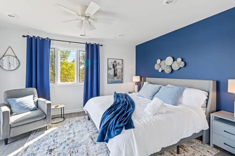 New Renovated 5BD Home with Hot Tub Sauna & Game Rm House in Jeffersonville