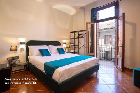 Bed, Photo of the whole room, Bedroom, Quiet street view