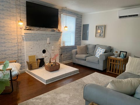 TV and multimedia, Living room, air conditioner