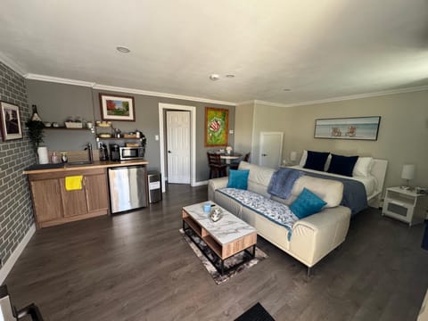 Living room, Photo of the whole room, Seating area