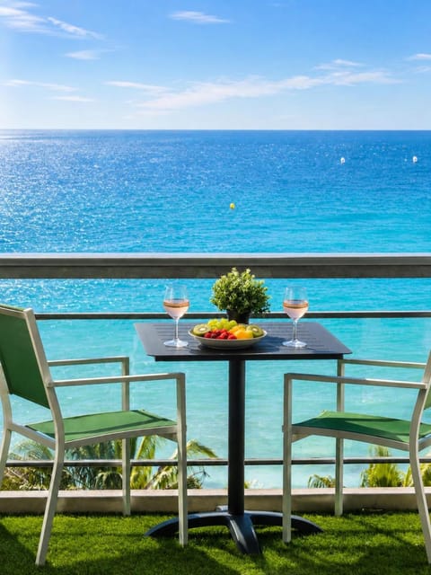 View (from property/room), Balcony/Terrace, Food and drinks, Sea view