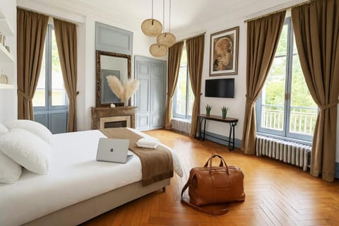 TV and multimedia, Photo of the whole room