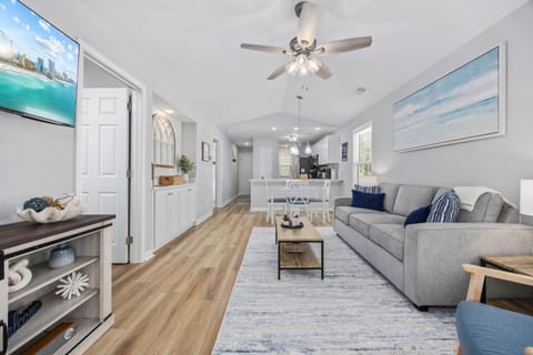 Modern Coastal Escape 2BR 2BA Condo with Scenic Views Apartment in Carolina Forest