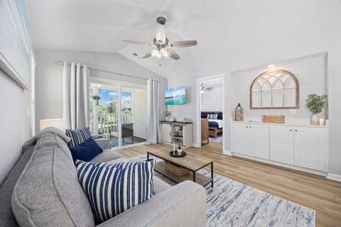 Modern Coastal Escape 2BR 2BA Condo with Scenic Views Apartment in Carolina Forest