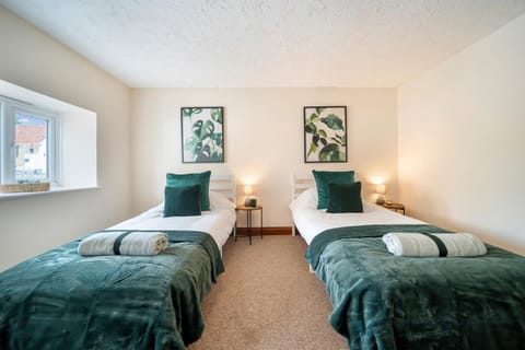 4 Bdr House with TV, Wifi, near Thetford town House in Breckland District