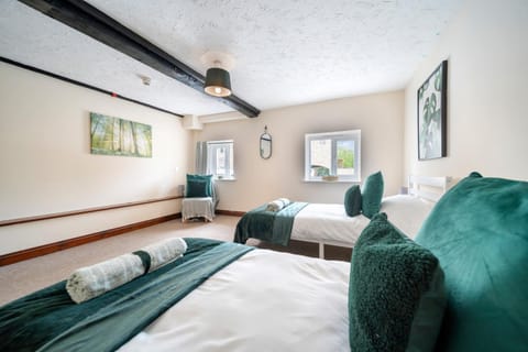 4 Bdr House with TV, Wifi, near Thetford town House in Breckland District