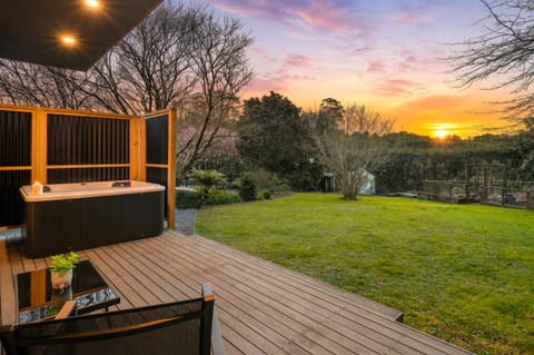 BBQ facilities, Hot Tub, Balcony/Terrace