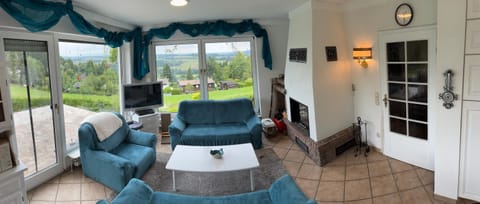 Natural landscape, Garden, View (from property/room), Balcony/Terrace, Living room, Seating area, Garden view