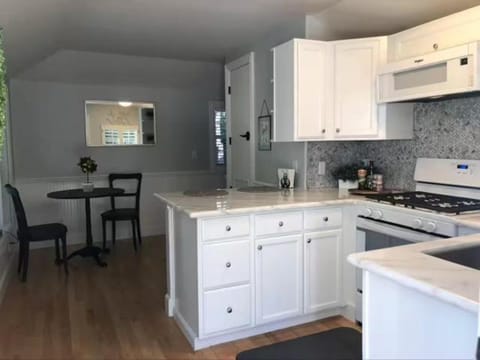 Hacienda Cottage House in Walnut Creek