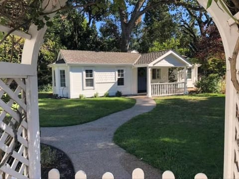 Hacienda Cottage House in Walnut Creek