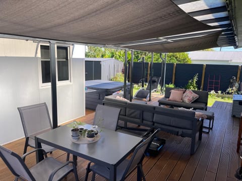 Patio, Day, Seating area