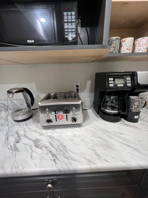 Coffee/tea facilities, Kitchen or kitchenette, toaster