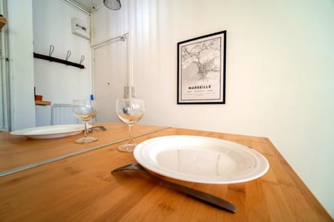 Appartement tout équipé 2 à 4 couchages Vieux Port Apartment in Marseille