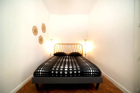 Appartement tout équipé 2 à 4 couchages Vieux Port Apartment in Marseille