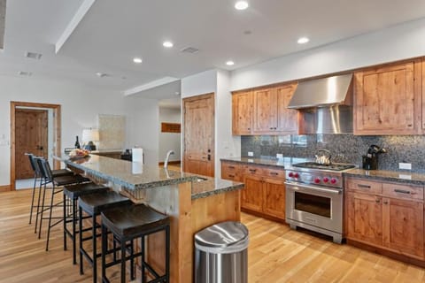 305 - Three Bedroom Shooting Star condo Apartment in Park City