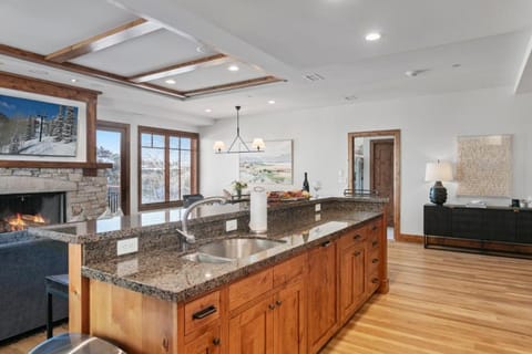 305 - Three Bedroom Shooting Star condo Apartment in Park City