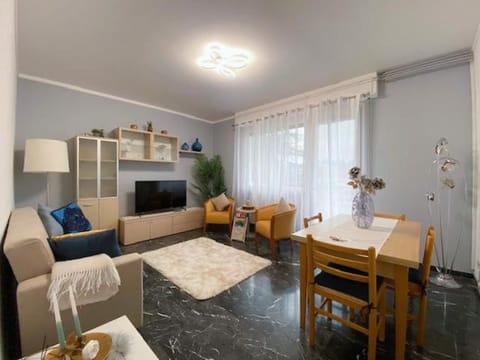 TV and multimedia, Seating area