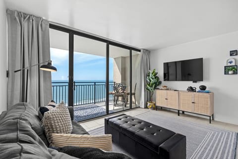 View (from property/room), Living room, Seating area