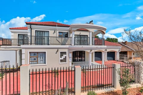 Property building, Balcony/Terrace