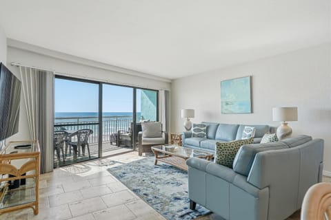 TV and multimedia, View (from property/room), Balcony/Terrace, Living room, Seating area, Sea view